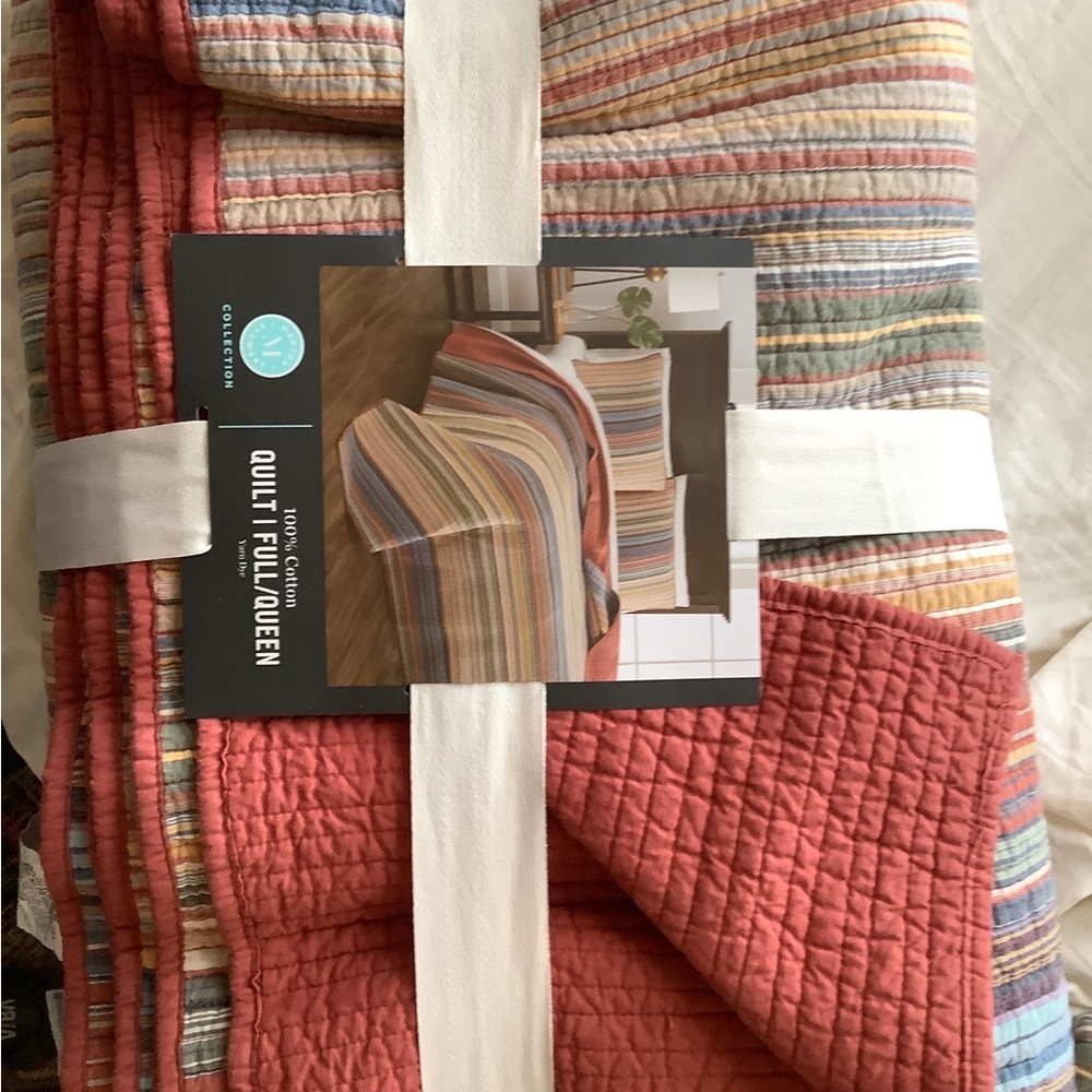 Martha Stewart quilt and shams never used
full/queen from Macys